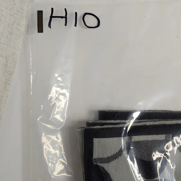 Coach Signature Black White Gray Wool Blend Knit Scarf Shawl - Picture 7 of 7